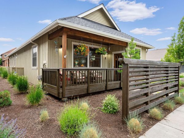 301 S Pine Street, Sisters, OR 97759