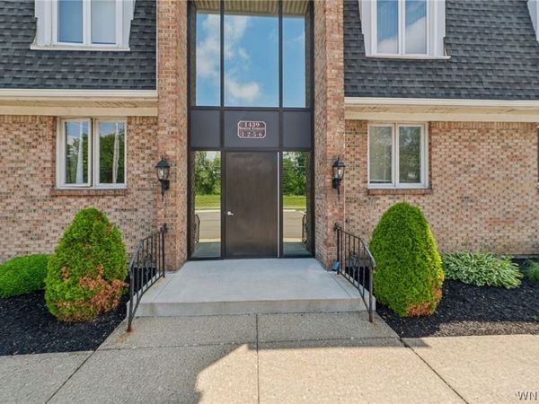 1439 N Forest Road, Unit 5, Amherst, NY 14221