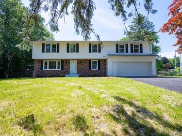 7124 Ridgewood Drive, Lockport, NY 14094