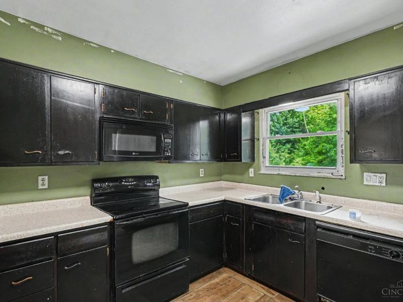 2476 Ambassador Drive, Colerain Township, OH 45231 Photo 7