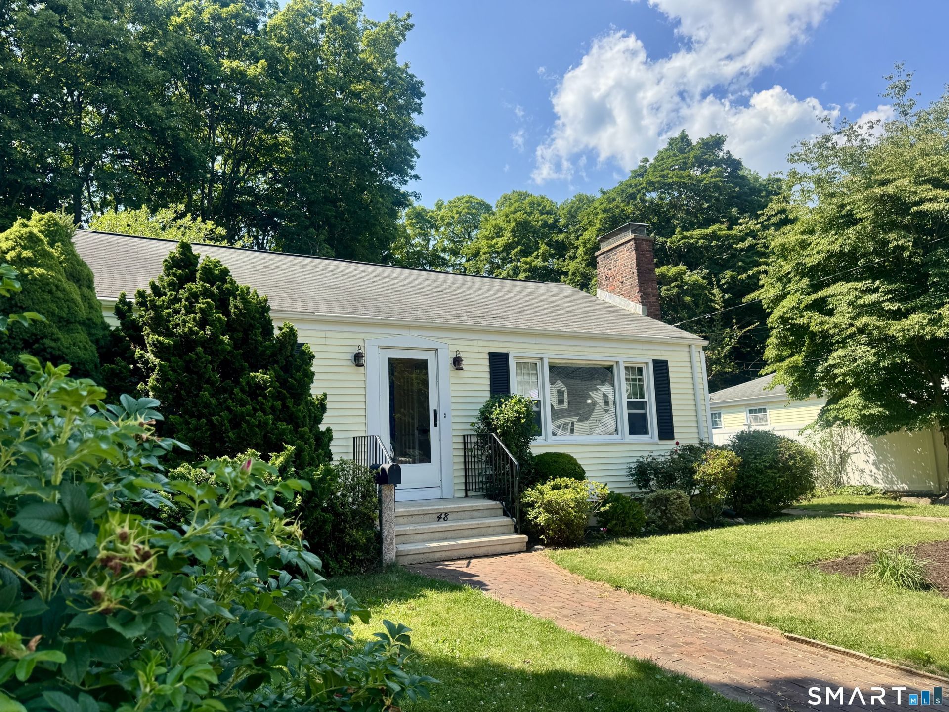48 Home, Branford, CT 06405 Main Photo