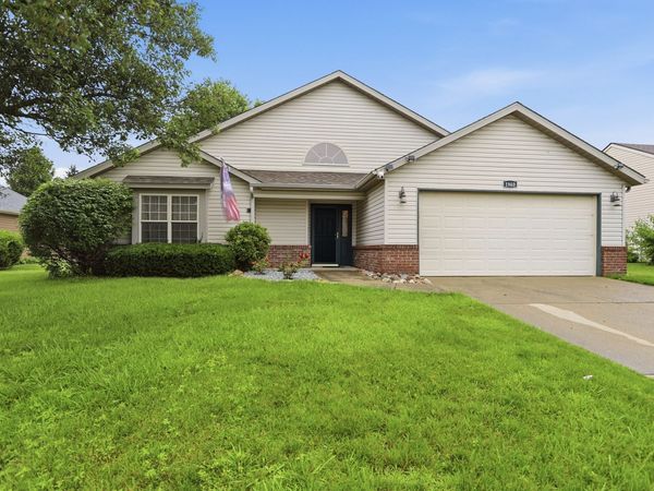 1960 Winfield Park Drive , Greenfield, IN 46140