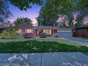 29114 Lori Street, Livonia, MI 48154