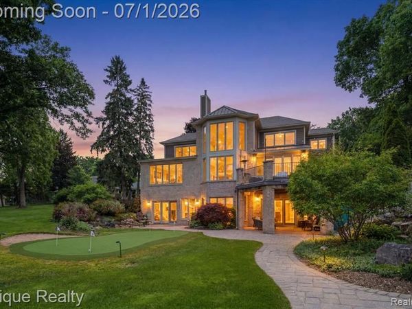 4312 Sashabaw Road, Waterford Twp, MI 48329
