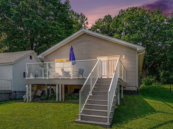 47292 Woodland Drive, Bangor, MI 49013