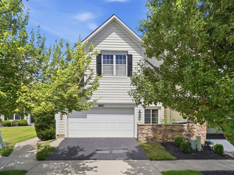 1089 Bluffway Drive, Columbus, OH 43235 Photo 4