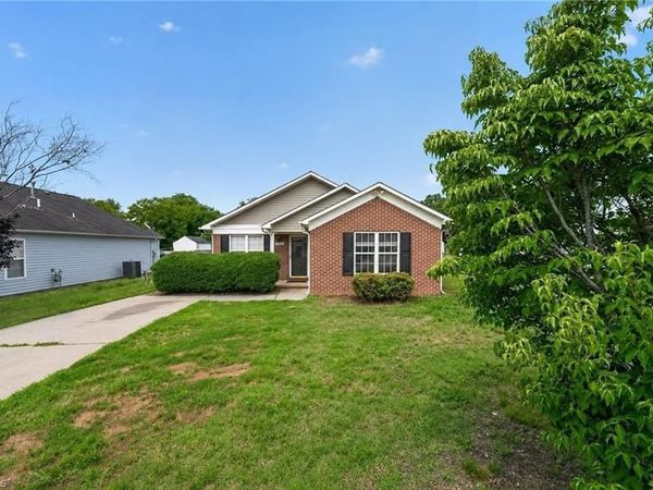 904 Rauhut Street, Burlington, NC 27217