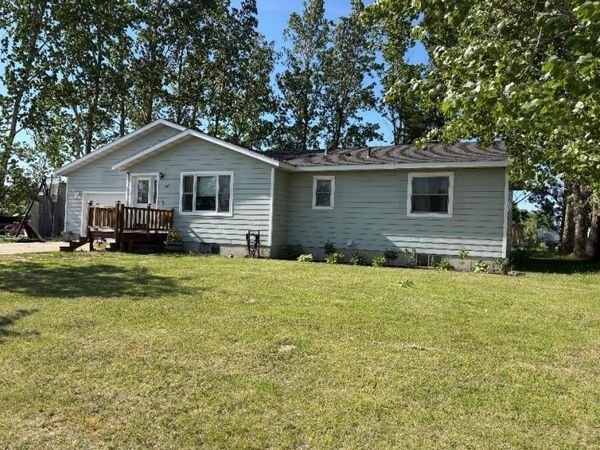 305 Lincoln Court SW, Warroad, MN 56763