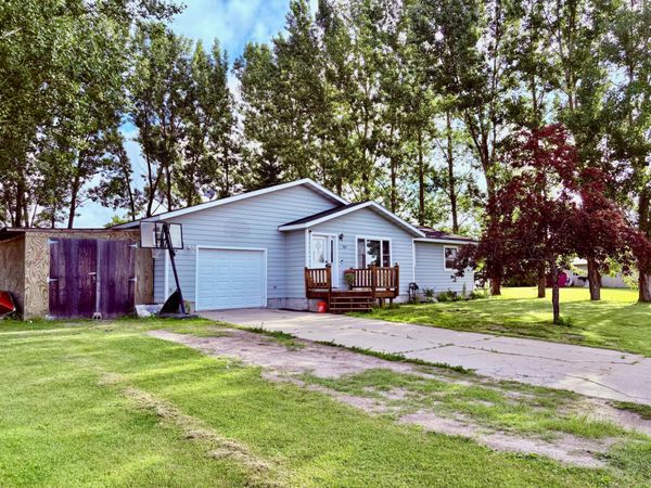 305 Lincoln Court SW, Warroad, MN 56763