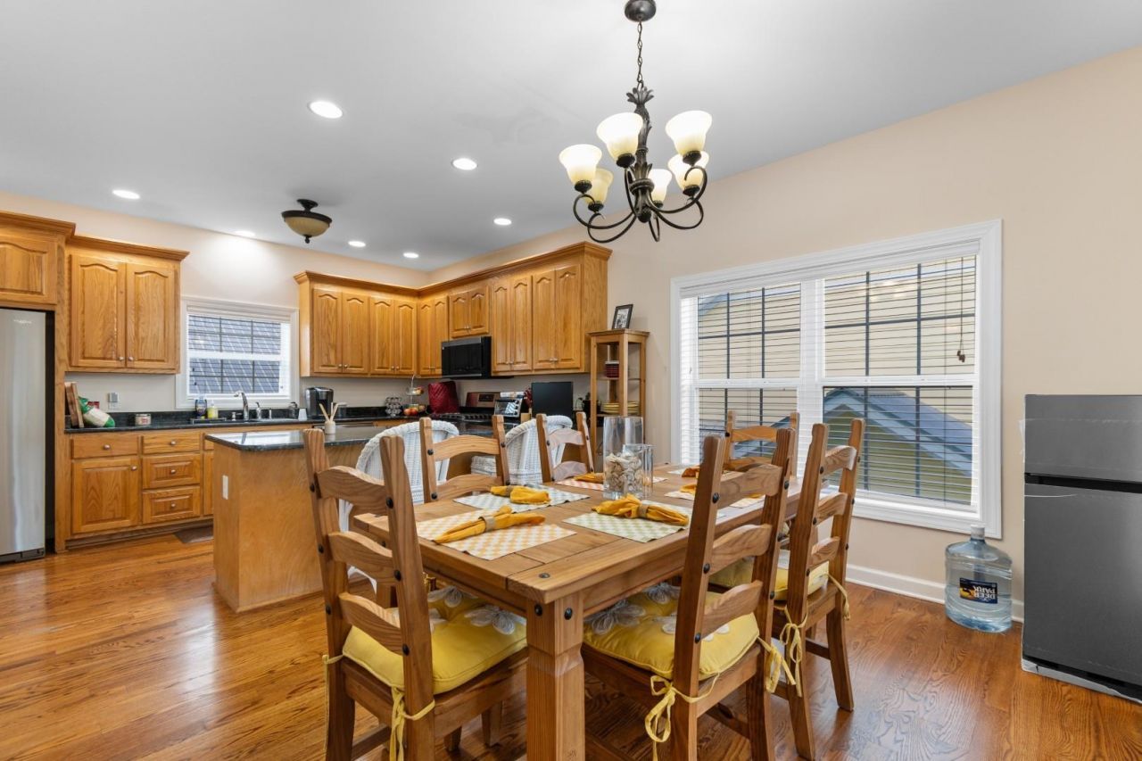 1416 S Poplar Dr. Photo 11