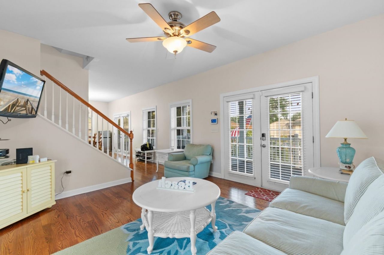 1416 S Poplar Dr. Photo 12