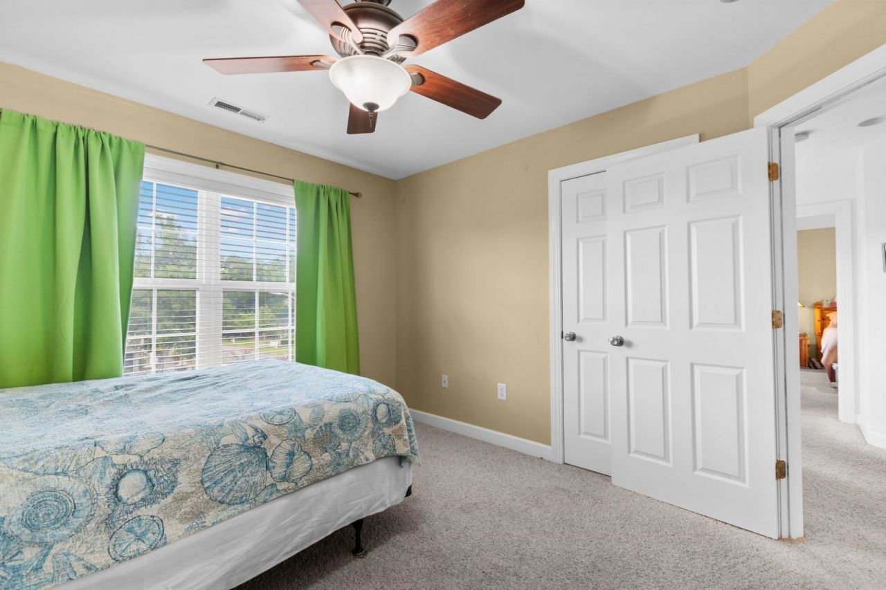 1416 S Poplar Dr. Photo 18
