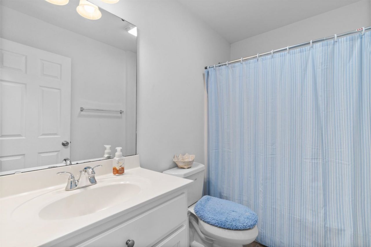 1416 S Poplar Dr. Photo 19