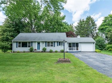 2 Sanhurst Drive, Scottsville, NY 14546
