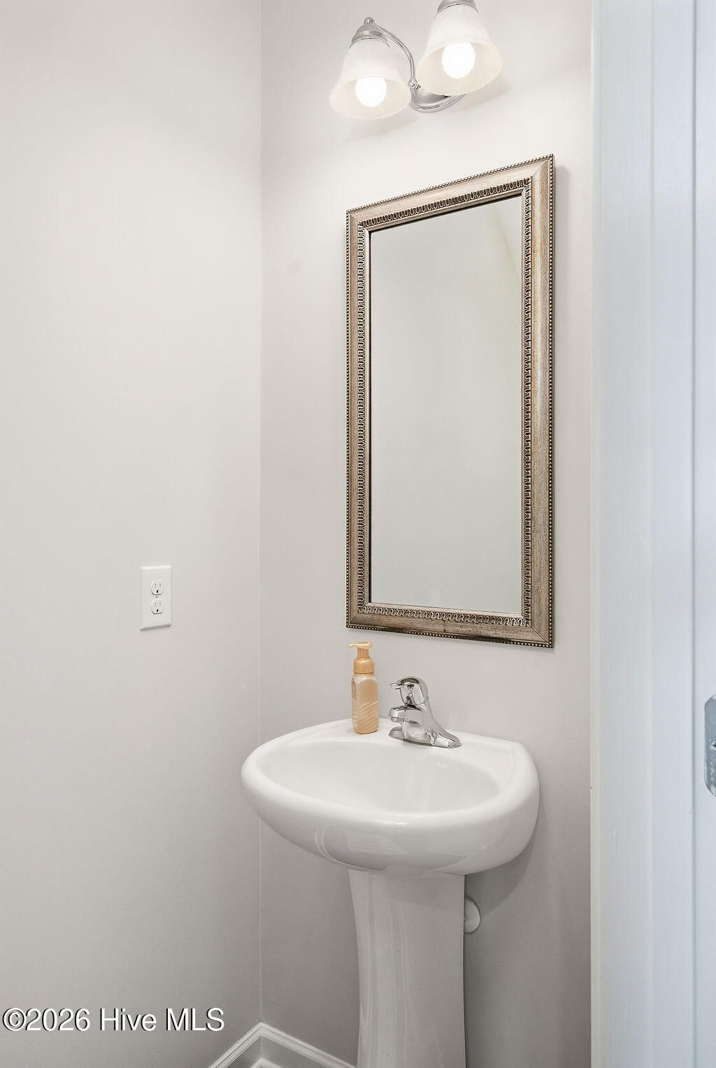 322 Anmore Court Photo 21