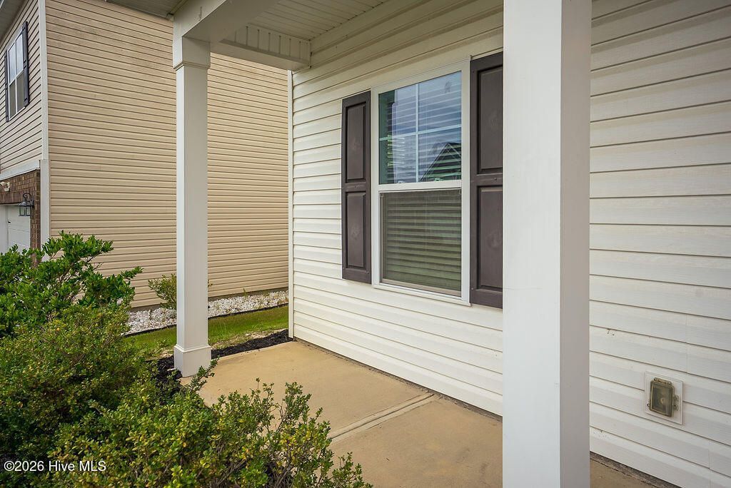322 Anmore Court Photo 5