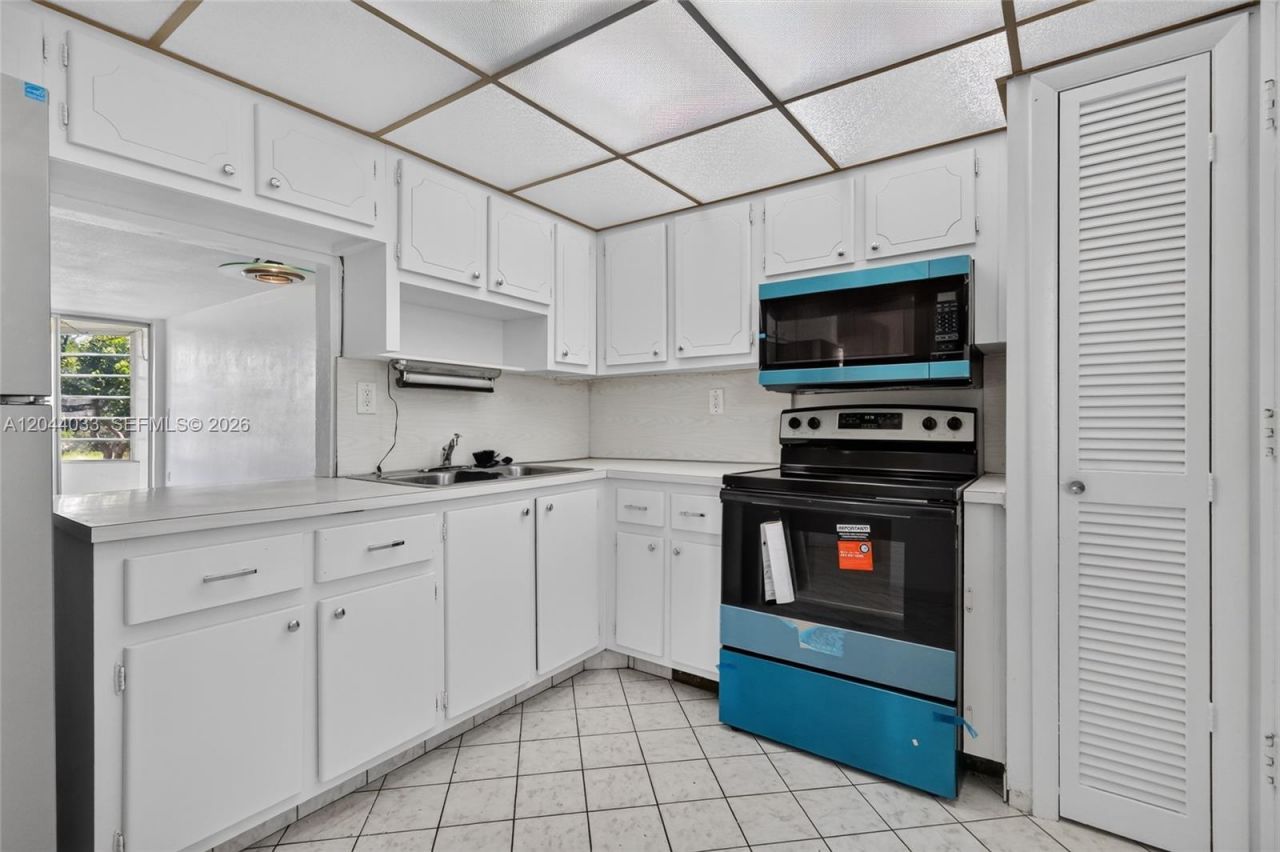 1501 NE 191st St , Unit C203, Miami, FL 33179 Photo
