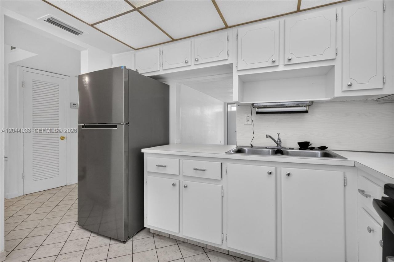 1501 NE 191st St , Unit C203, Miami, FL 33179 Photo