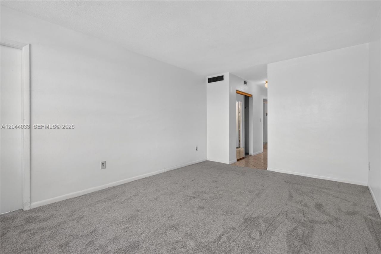 1501 NE 191st St , Unit C203, Miami, FL 33179 Photo