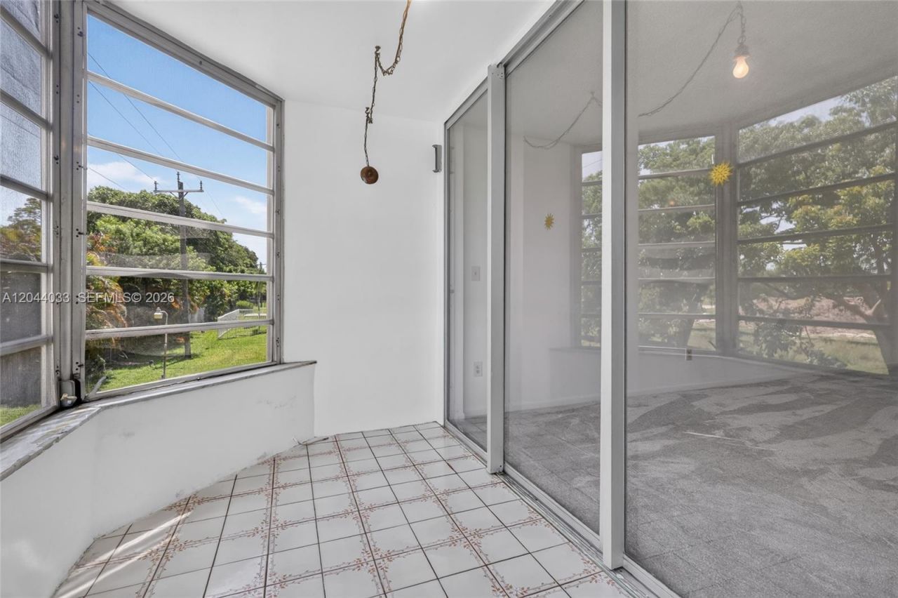 1501 NE 191st St , Unit C203, Miami, FL 33179 Photo