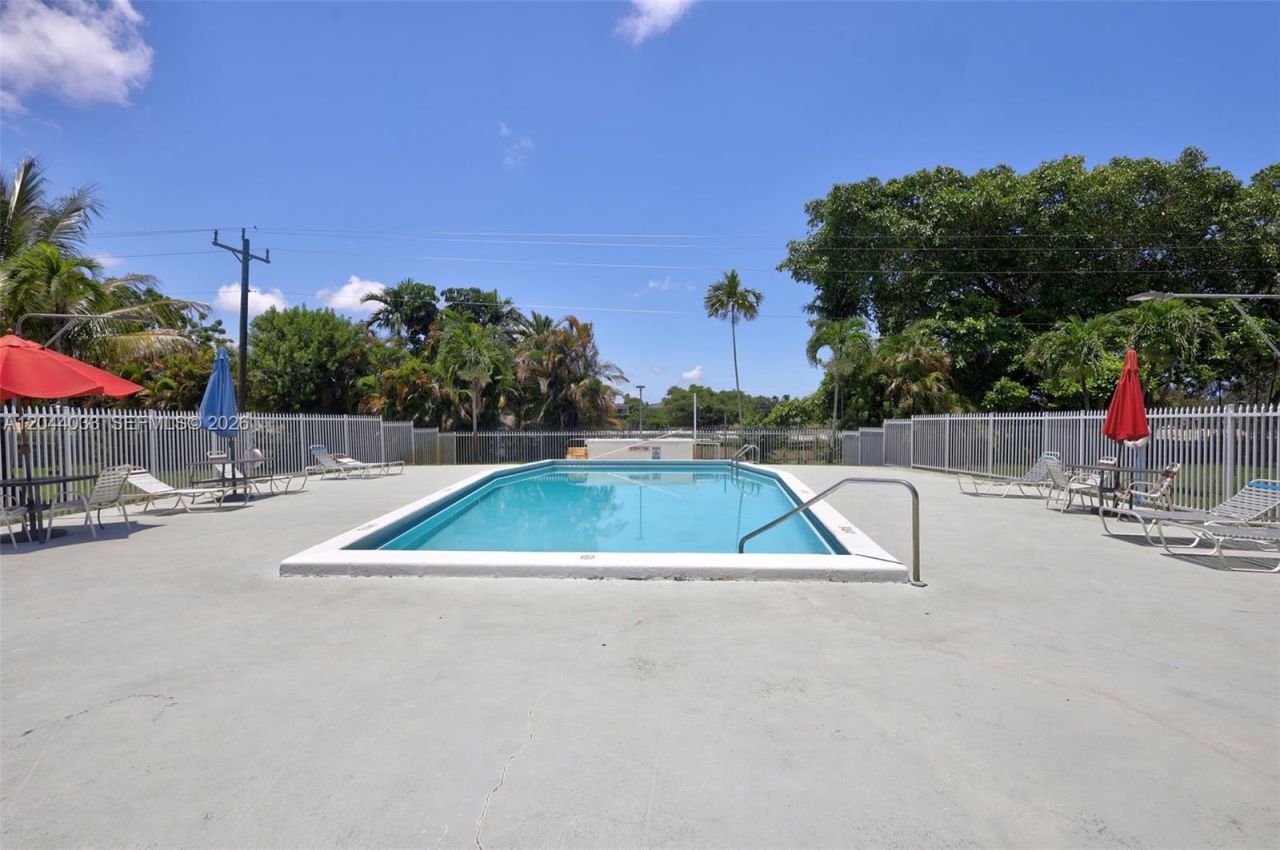1501 NE 191st St , Unit C203, Miami, FL 33179 Photo