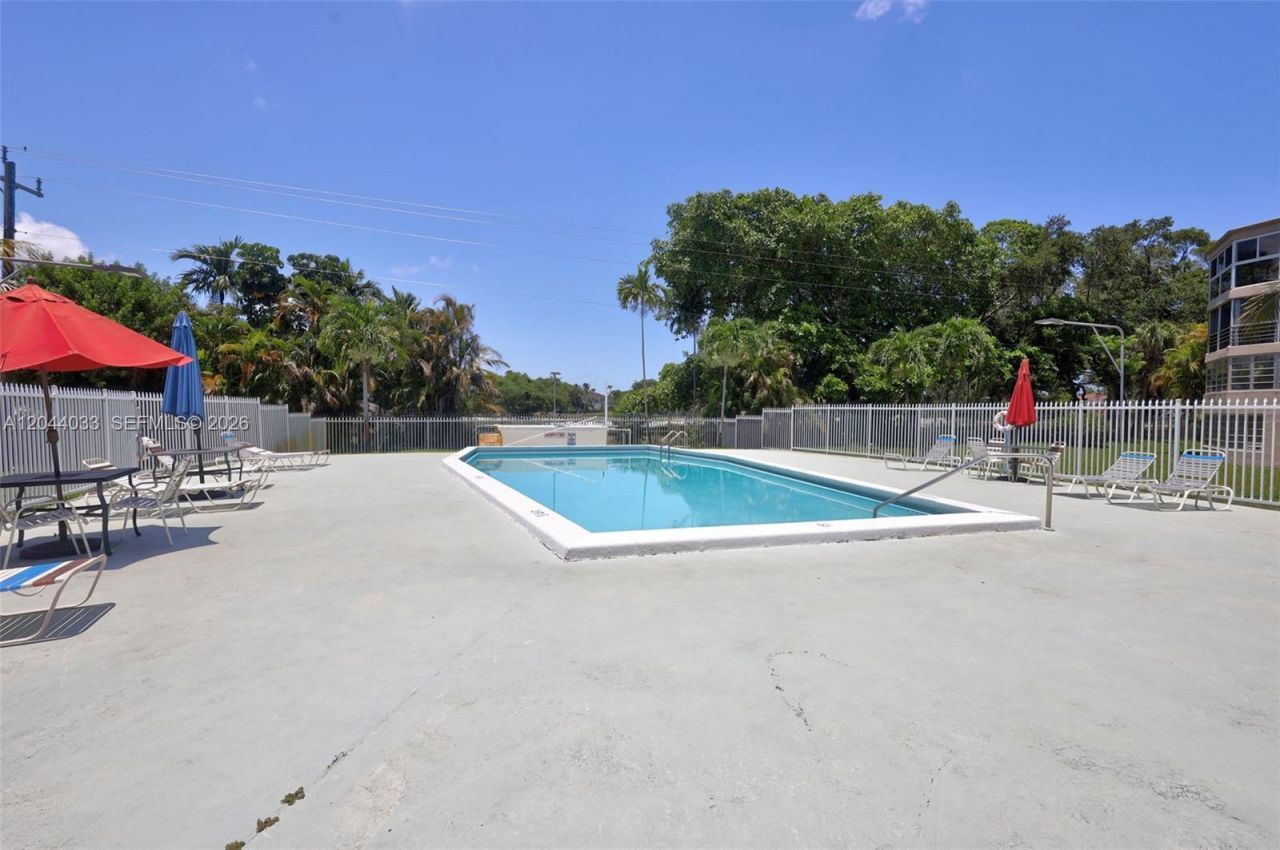 1501 NE 191st St , Unit C203, Miami, FL 33179 Photo
