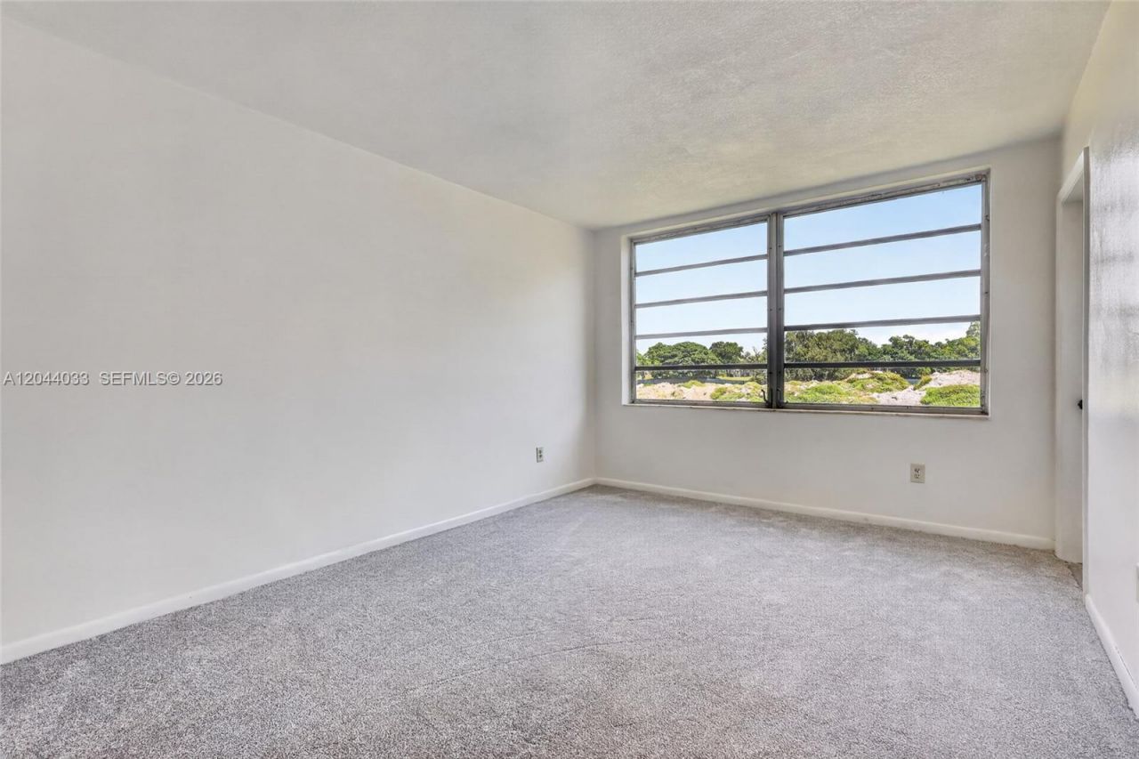 1501 NE 191st St , Unit C203, Miami, FL 33179 Photo