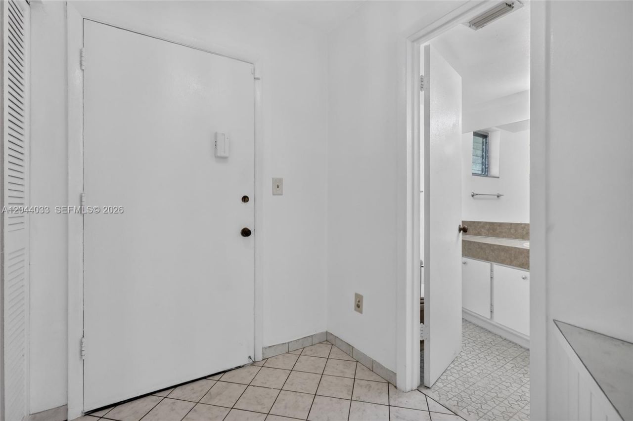 1501 NE 191st St , Unit C203, Miami, FL 33179 Photo