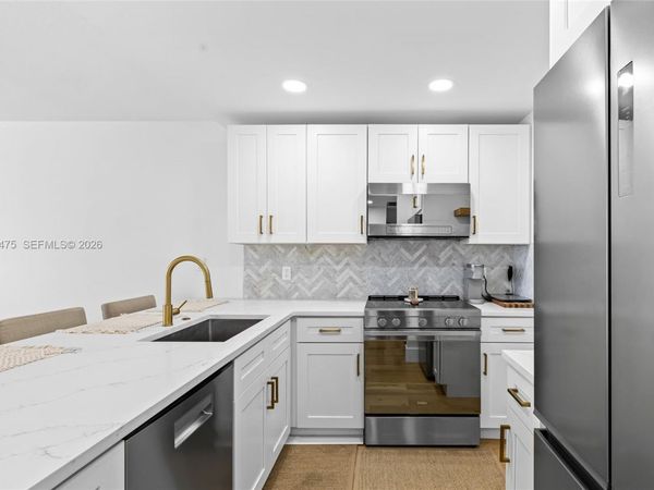 301 N Ocean Blvd , Unit 302, Pompano Beach, FL 33062