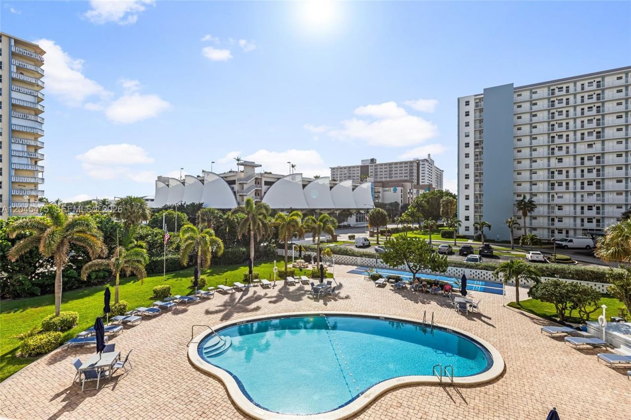 301 N Ocean Blvd , Unit 302, Pompano Beach, FL 33062 Photo