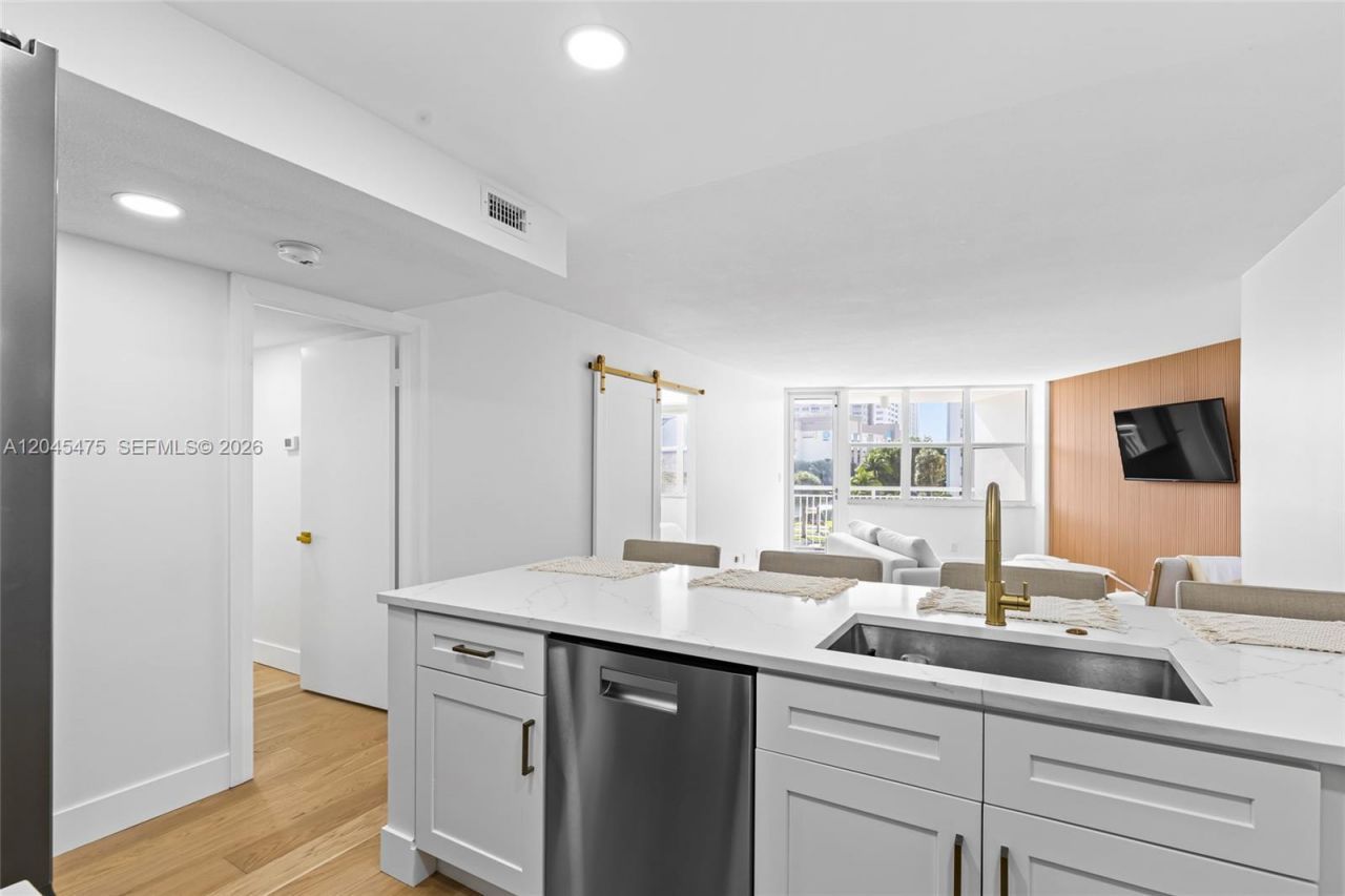 301 N Ocean Blvd , Unit 302, Pompano Beach, FL 33062 Photo