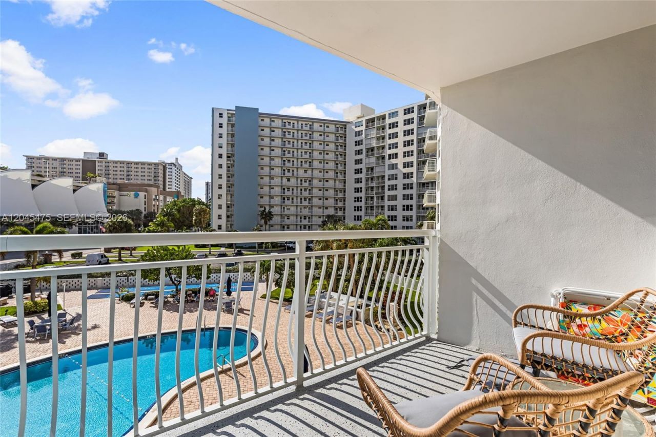 301 N Ocean Blvd , Unit 302, Pompano Beach, FL 33062 Photo
