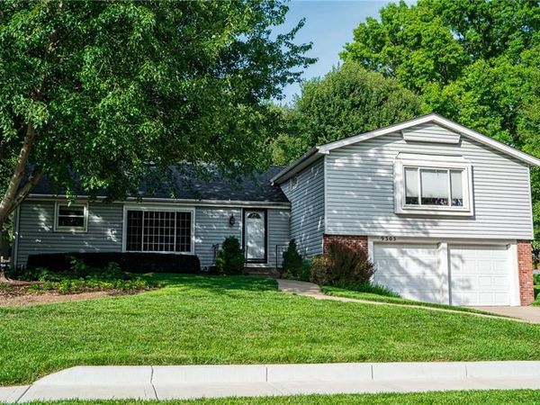 9305 Sturgeon Drive, Overland Park, KS 66212