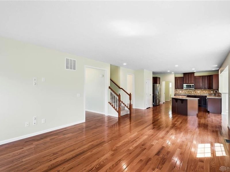 2500 Saint Anne Way, Dayton, OH 45458 Photo 11