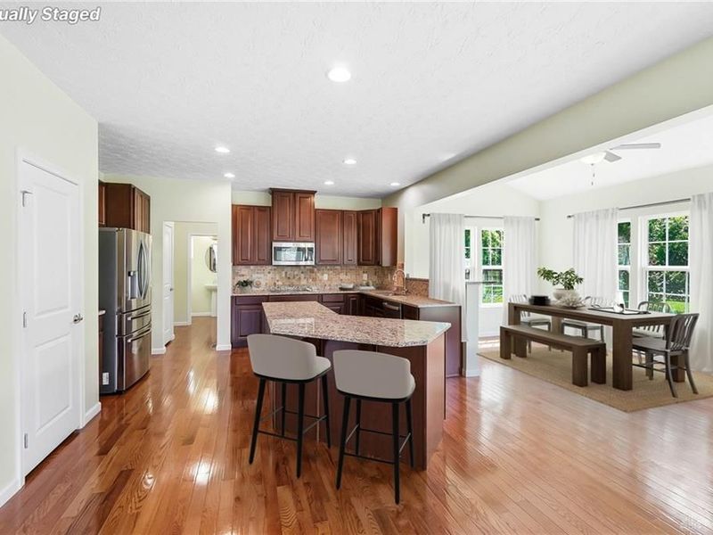 2500 Saint Anne Way, Dayton, OH 45458 Photo 14