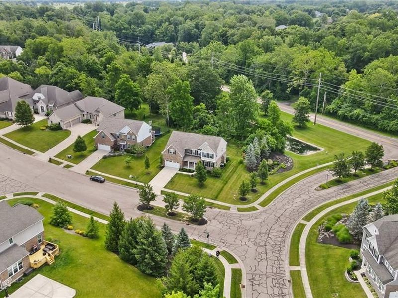 2500 Saint Anne Way, Dayton, OH 45458 Photo 2