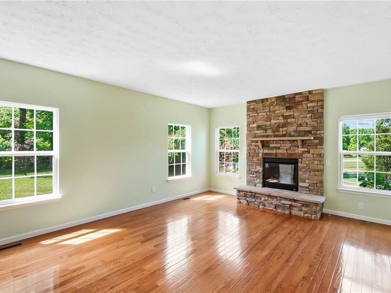 2500 Saint Anne Way, Dayton, OH 45458 Photo 9