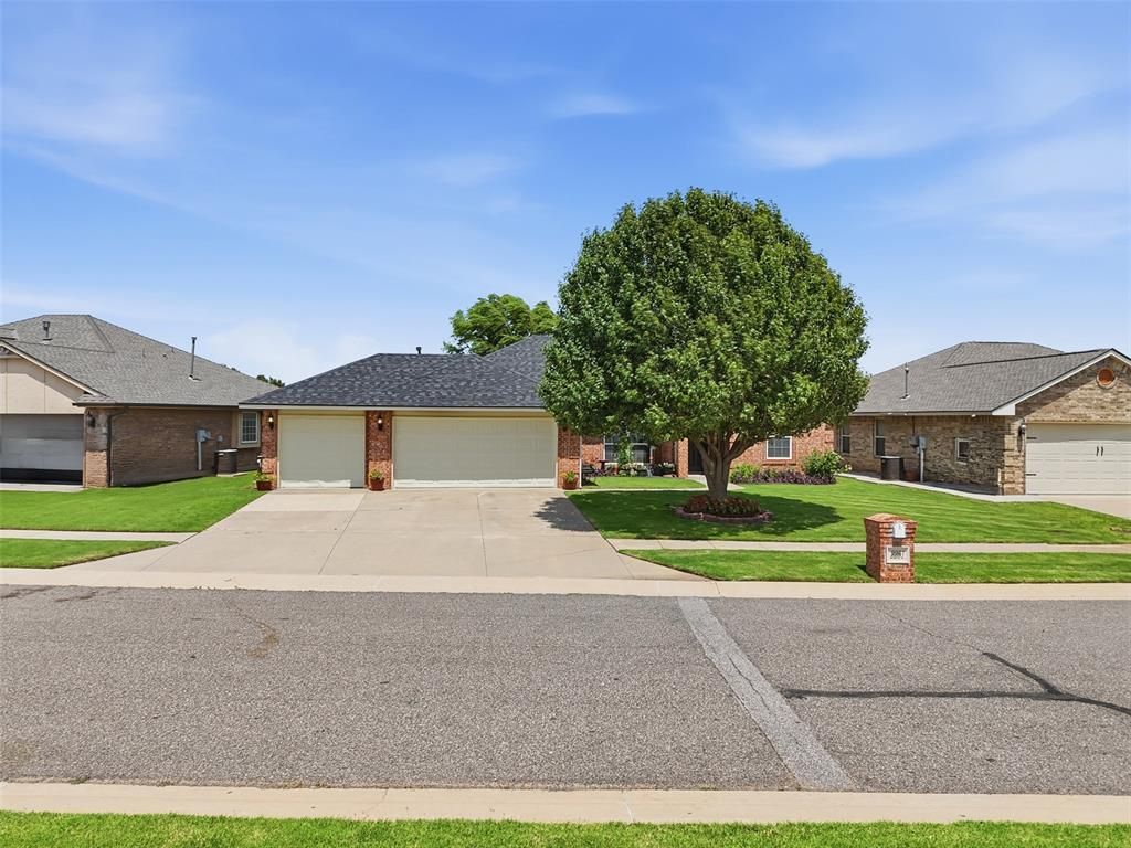 2251 Blue Jay Drive, Edmond, OK 73012 Main Photo