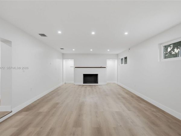 14325 NE 8th Ave , North Miami, FL 33161