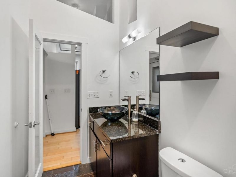 1202 Main Street, Unit 1, Cincinnati, OH 45202 Photo 12