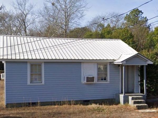 222 S 6th Street , Spring Lake, NC 28390