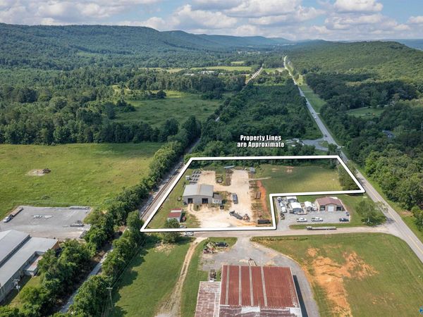 64 Jeff Cook Drive, Valley Head, AL 35967