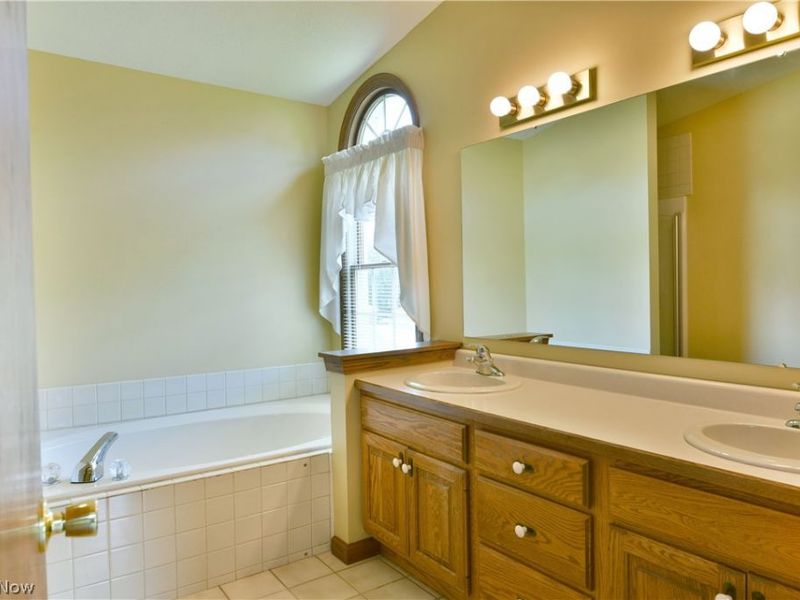 7581 Brookstone Place, Poland, OH 44514 Photo 36