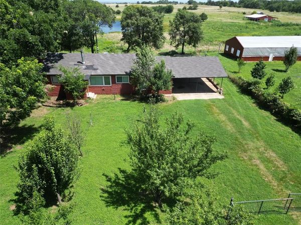 7688 E 129 Road, Holdenville, OK 74848