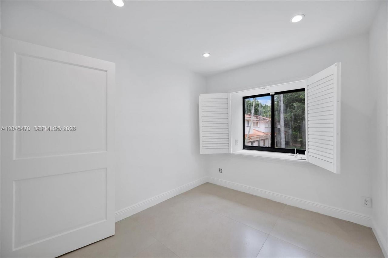 6667 Miller Dr, Unit 14, South Miami, FL 33155 Photo
