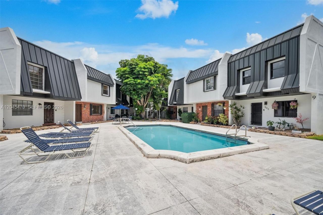 6667 Miller Dr, Unit 14, South Miami, FL 33155 Photo