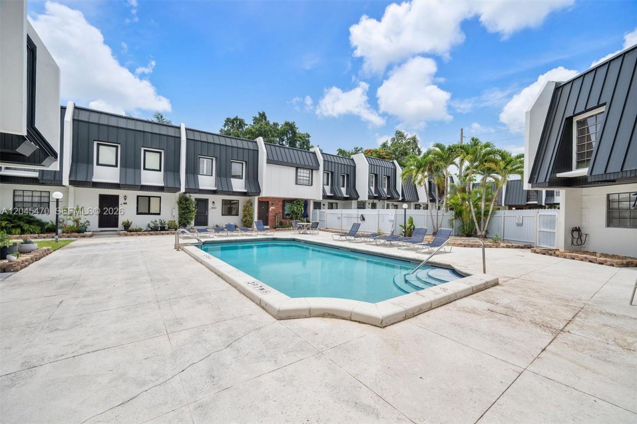 6667 Miller Dr, Unit 14, South Miami, FL 33155 Photo