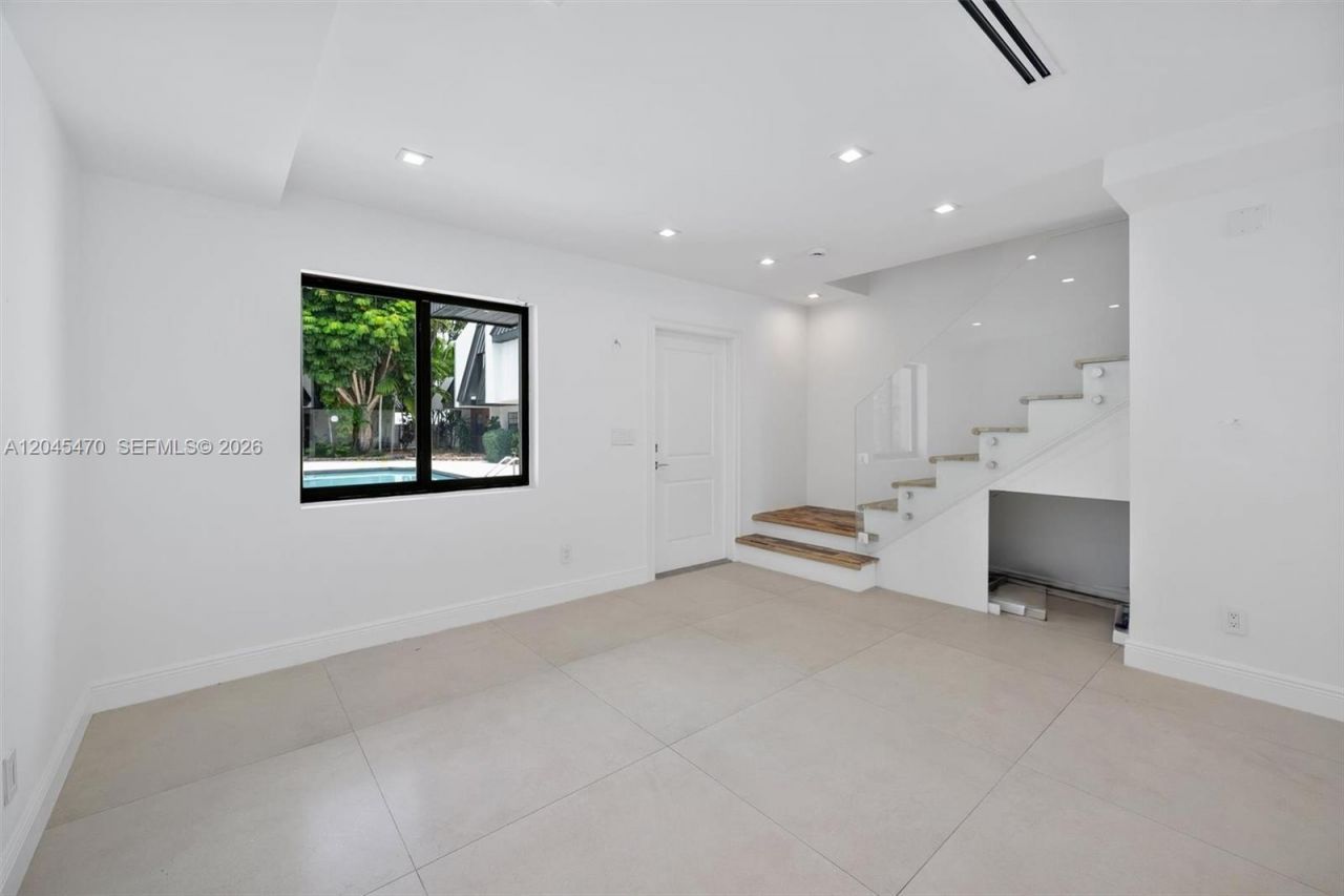 6667 Miller Dr, Unit 14, South Miami, FL 33155 Photo