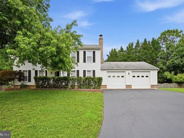 10609 OXFORD COURT, GREAT FALLS, VA 22066