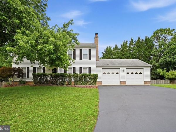 10609 OXFORD COURT, GREAT FALLS, VA 22066